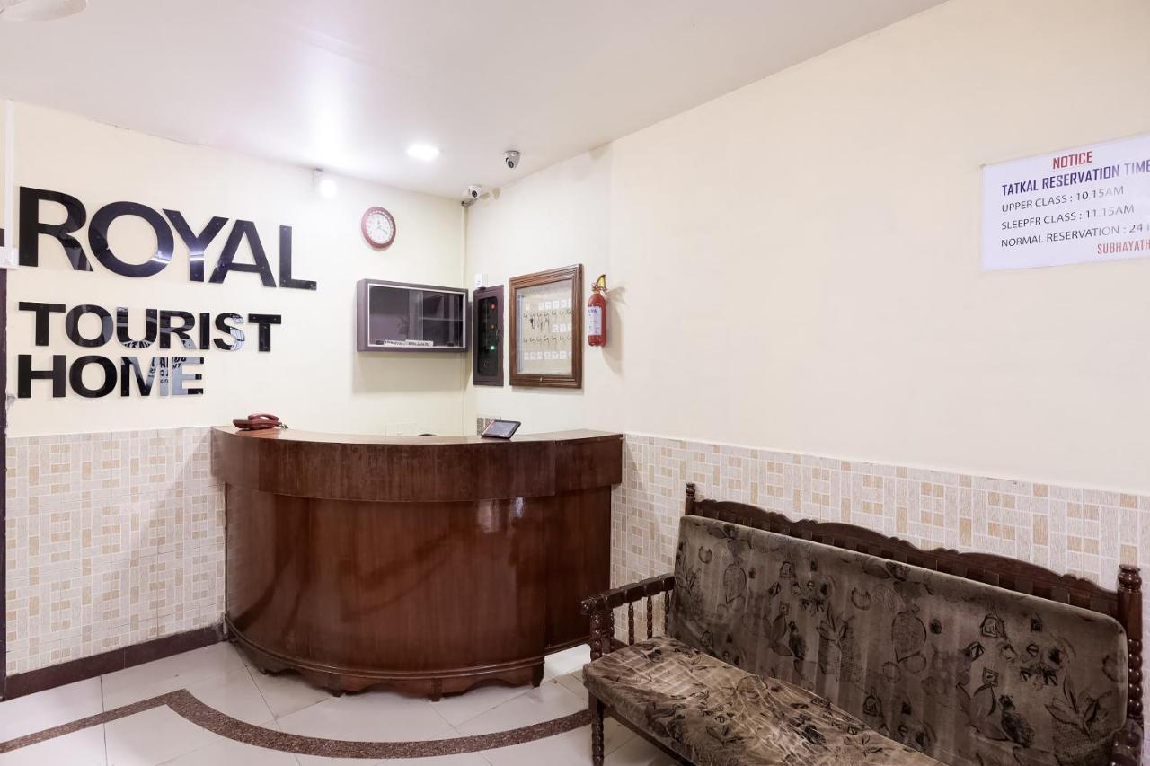 Spot On 60665 Royal Tourist Home Valāncheri Dış mekan fotoğraf
